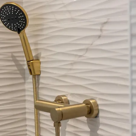 6622 Luxury With Shared Pool