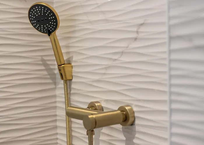 6622 Luxury With Shared Pool