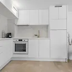 6622 Luxury With Shared Pool *