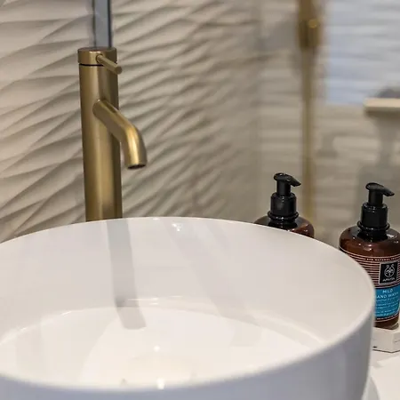 6622 Luxury With Shared Pool 하니아